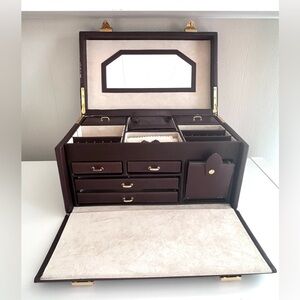 Leather Embossed Vintage Jewelry Case with Multiple Compartments and Travel Case